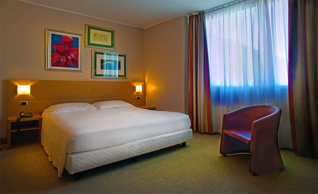 Hotel Sporting Cologno Cologno Monzese Værelse billede