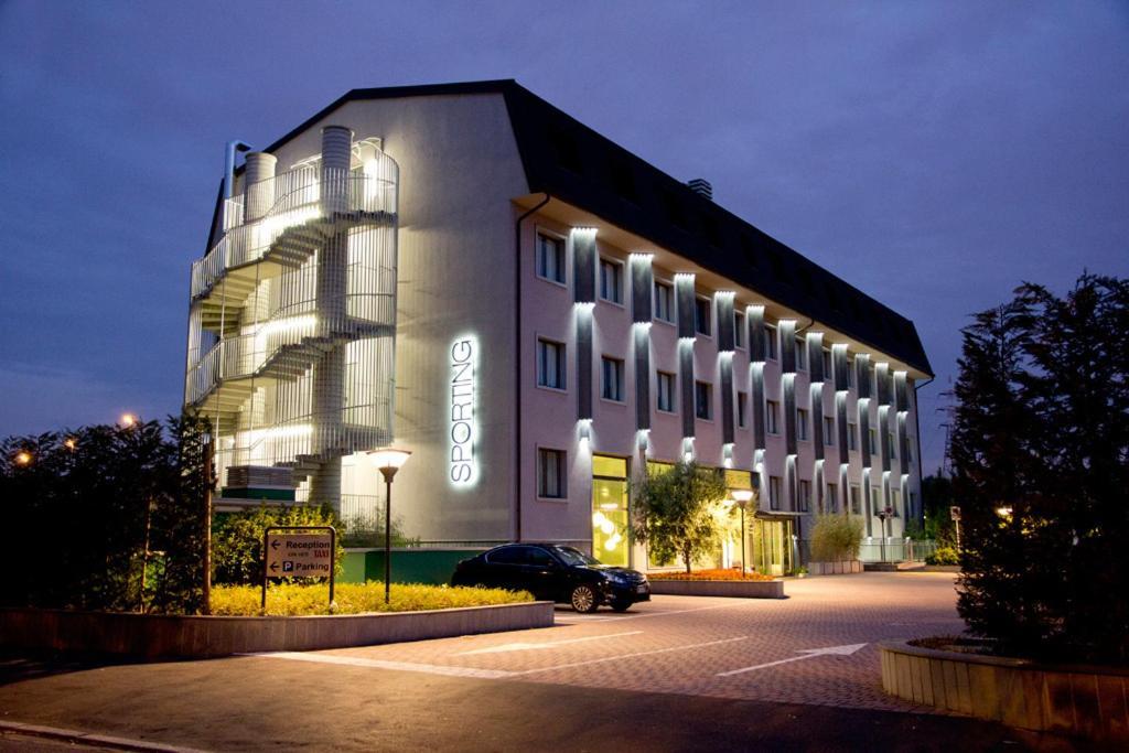 Hotel Sporting Cologno Cologno Monzese Eksteriør billede